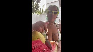 ASMR: Eating Fresh Fruit 🍊🍉🍈 In Colombia 🇨🇴 