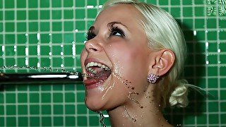 Dido Angel in HD Pissing Video Wet My Face at Vipissy