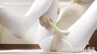 【ginger姜姜】芭蕾体服舞蹈生自慰高潮把厚白丝全部打湿～尿一裤子