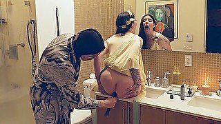 The Goddess Of The Loo Does Atm - Lily Thot