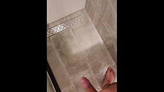 Taking a piss in the shower [HUGE LOAD OF PISS]