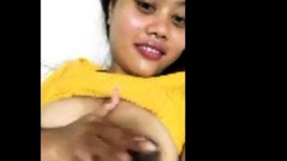 Thai Muslim Virgin Shows Her Tits on Webcam