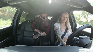 Polish chick Natasha Starr gets her pussy banged in the car