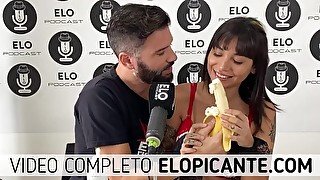 HEROXBABY CHUPA LA BANANA CON CREMA EN EL CUARTO PICANTE