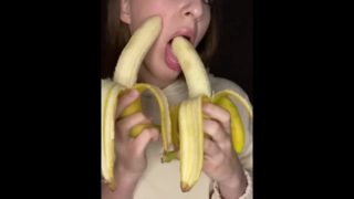 Double banana blow job. Sucking and drooling 