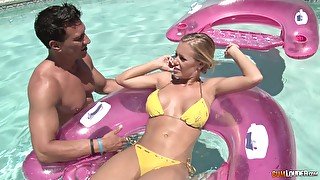 Amateur wife cheats with random dude from the pool