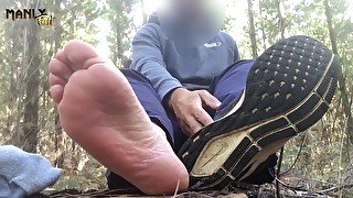 THEY CALL ME MANLYFOOT - BAREFOOT NAKED IN PUBLIC - MUSHROOM PICKING IN THE WOODS 🍄 🦶