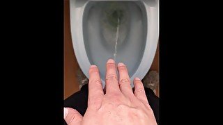 【見せない】手隠しトイレで日常のおしっこ