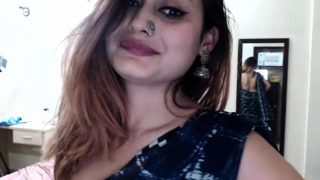 Amateur Indian Desi Masturbation On Webcam