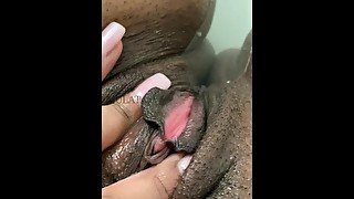 Butterfly pussy farting and peeing in the bathtub.