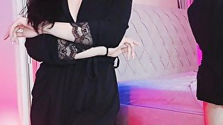 Chinese girl dancing and showing big boobs 美女主播露点抖奶舞蹈騷