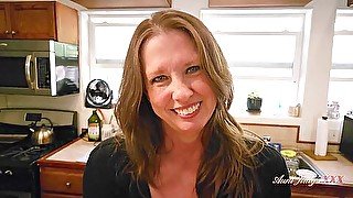 Autumn Recruits The Delivery Guy For Homemade Porno Shoot