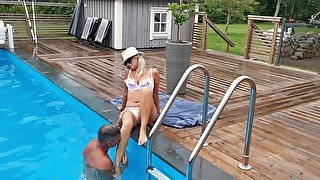 The pool boy and the sexy milf - Dreamescapades