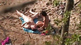 Pair sex onbeach