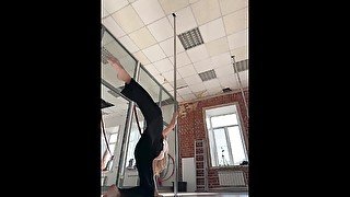 Giantess pole dancing