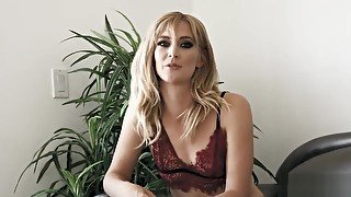 Mona Wales Enjoying Hardcore Blowjob in Pov