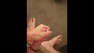 Feet cum