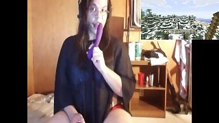 Girl plays with dildo on hidden cam while playing minecaft