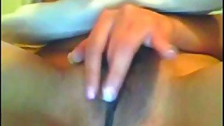 Kinky Latina chick tickled and rubbed her soaking nice pussy on webcam