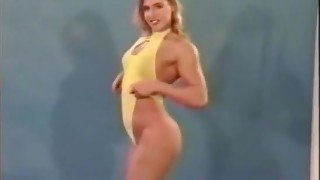 fit girl annete flexing