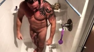 Guys fuck in the shower after gym