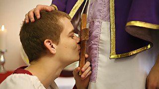 Cute boys use the condom when they fuck but pull out when they come