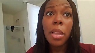 Pregnant Yuutuber bra less bellyshot