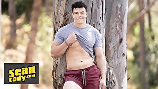 SEAN CODY - Tall & Muscular Hunk Clark Reid Loves Masturbating In Front Of The Camera