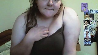 This BBW's pussy hole is always hungry and she loves toying her cunt on cam