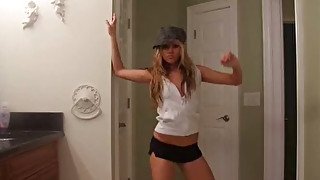 Webcam solo with an awesome girl stripping and dancing