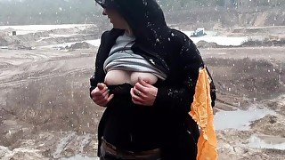 I am never cold and I love to undress in the snow