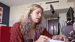 Ashlynn wants to have her face cum-covered after a blowjob she gives