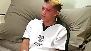 Stunning British couple fuck missionary