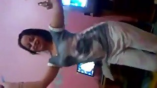 Arab girl hot dance so sexy