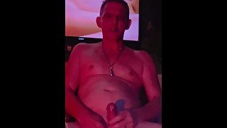 Chris Strongcock unleashing huge load while watching porn