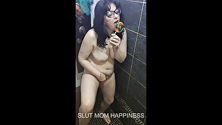 Piss with lollipop