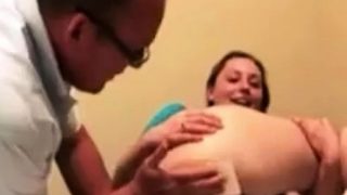 Aussie Teen Gets A Good Waxing