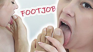 First Footjob by Russian Babe Eyla Moore 4k (Fetish Video)