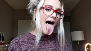 super sexy up close mouth tongue & spit play