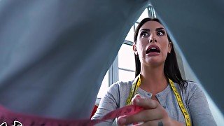 BANGBROS - Gorgeous Babe August Ames Loses Her Mind When She Sees Jay's BBC