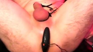 Electro stimulating my ass with estim buttplug and cumshot