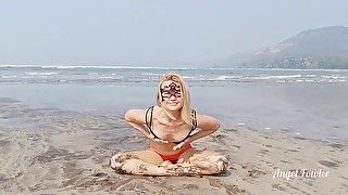 TIK TOK HORNY BLONDE BABE MASTURBATING ON THE PUBLIC BEACH. ANGEL FOWLER