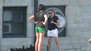 shorts verdes flaca culito skinny petite ass candid