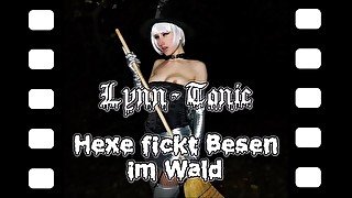 Hexe fickt Besen im Wald