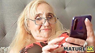 Donas Mature Action By