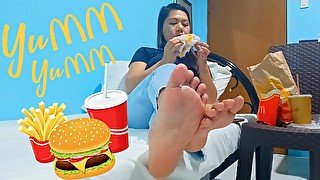 Eat With Me! 🍔🍟🥤