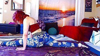 Ssquats and splits yoga