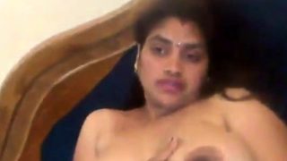 Desi Bhabhi In Sari Masturbation