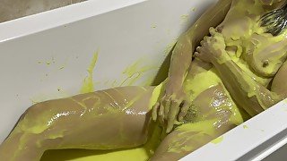 Gunge orgasm in the bath