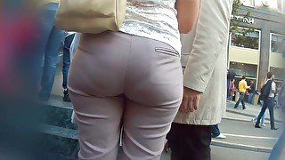 Mature big ass in pants